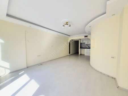 Bornova Küçükpark'ta Ferah , Arakat 2+1 Kiralık Daire