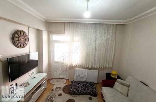 Sarıkaya' Dan Sanatoryum Cd Ve Metro Yakını 3. Kat Yapılı 3+1