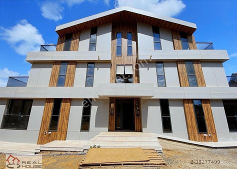 Zekeriyaköyde Satılık 3+1 Satılık Çatı Dubleksi