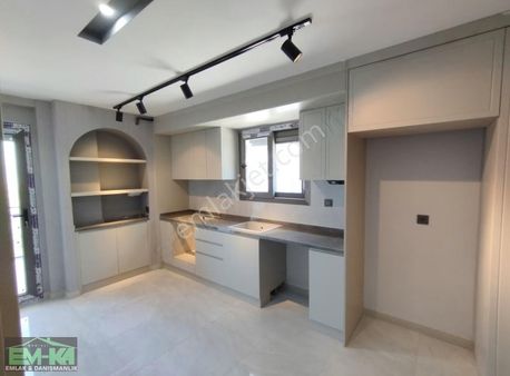 Şemiklerde Satılık 2+1 Sıfır Panjurlu Daire