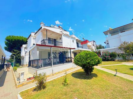 Kuşadası Sitelerde Plaja 500m Site İçersinde Satılık 4+1 Yazlik