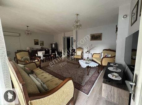 Karşıyaka'nın Kalbinde 3+1 Fırsat Daire