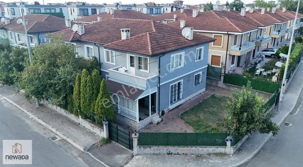 Serdivan Arabacıalanı Mah. 2 Avm Arası Satılık 3+1 Villa