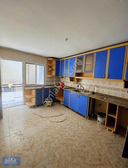 Gaziemir Emrezde İzbana Yakın Bahçeli 4+1 150m2 Kiralık Daire