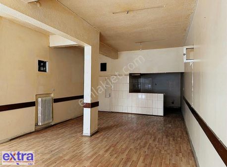 Keskin Sokakta Depolu Şerefiyeli Satılık Dükkan