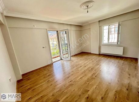 Merkezi Konumda, Site İçerisinde, Müstakil Bahçeli, 3+1 Kiralık