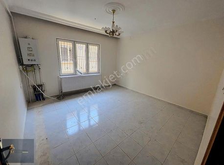 Cennet Gyo'dan Yaşar Torun Civarı 95m^ 2+1d.gazlı Ara Kat Daire