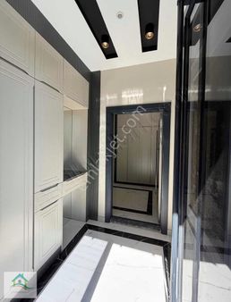 Meram Lalebahçede Satılık Villa