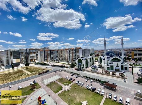 Kadir Dikici'den Beyşehir Caddesinde Satılık Site İçi 3+1 Daire