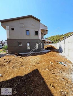 Plaja 2km! Villalar Bölgesinde 2 Aya Teslim Müstakil 5+1 Villa