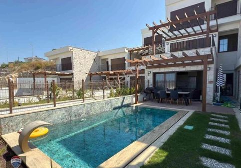 Özel Havuzlu Deniz Manzaralı Full Eşyalı Suıte 2+1 Sıfır Yazlık