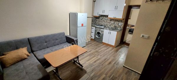 Sırakapılarda Yenı Esyalı 1+1 Balkonlu Klimalı Yerden Isıtmalı