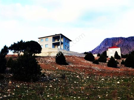 Pozantı Kar Emlak Aşçı Bekir Fenese Mevkinde 400 M2 Arsa