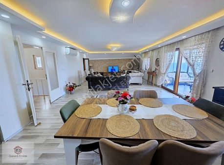 Gülyalı Tepealtında Eşyalı Deniz Manzarlı Triplesk Villa Satılık