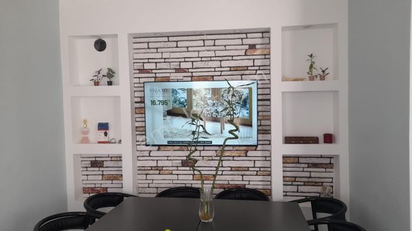 Elfiden İçi Yenilenmiş Satılık Villa