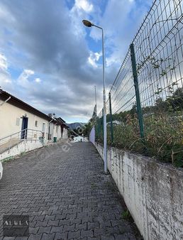 Sapanca Dibektaş'da Eşyalı Göl Manzaralı Satılık 5+1 Villa