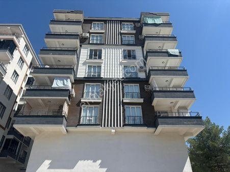 Çevre Yolu Ana Cadde Üstünde Satılık 2+1 Daire