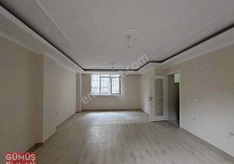 Kağıthane'de Satılık Daire Boş Oturuma Hazır