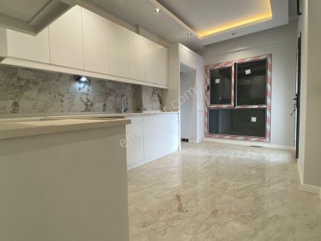 Eskidjiden Yenişafakta Önü Açık Panjurlu Lüks Daireler !