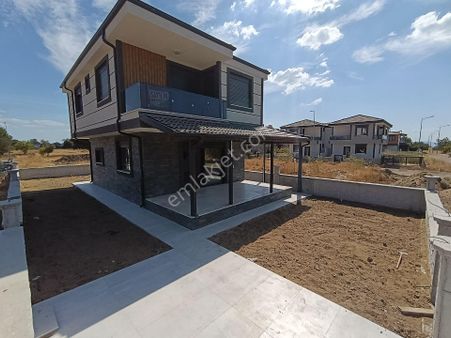 Taş Emlak'tan Taş Mimarili 3+1 Sıfır Villa