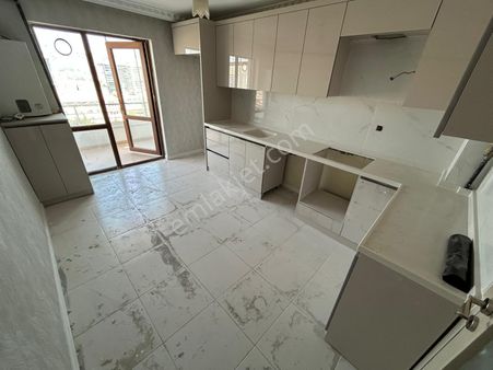 Yayla Mahallesi'nde Park Ve Ovacık Manzaralı Muhteşem Daire!