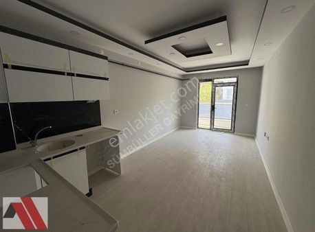 Sümbüller'den Birlik Cd Yakını Önü Açık Balkonlu Geniş 1+1 Daire