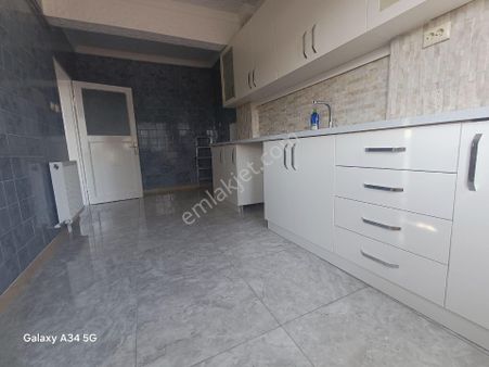 Ankara Caddesinde Kiralik 3+1 Kiralik Daire