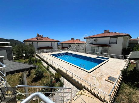 Altınolukta Havuzlu Site İçerisinde 4+2 Lüx Villa