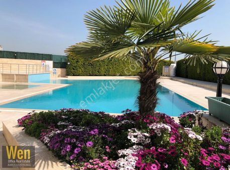 Beylikdüzü İmka Royal Sitesinde Büyük Tip 3+1 Satılık Daire