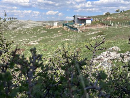 Kıbrıs 201 M2-120/26-hobi Bahçesi Ve Yatırıma Uygun-yolu Vardır