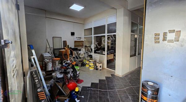 Çiğli'de Anadolu Caddesi'ne Yakın Satılık Dükkan