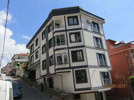 E.n.f Emlaktan Kiralık Daire İçerenköy Erbakan Cad.3+4.kat Yeni .bina