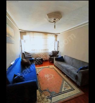 S.evler Merkez'de Metro Metrobüse 3dk.2+1 90m2 Yatirimlik Firsat Daire