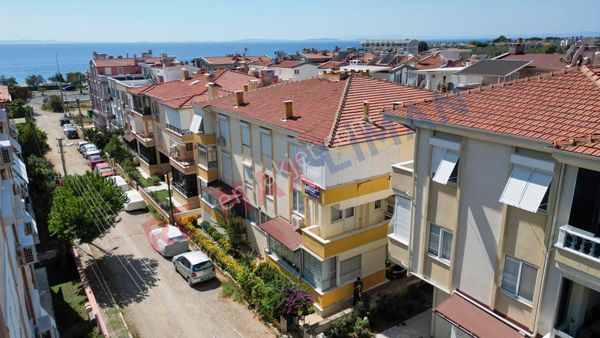 Altınoluk’ta Dağ Ve Deniz Manzaralı Full Eşyalı 2+1 Satılık Daire