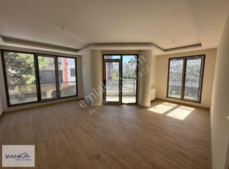 Anka Real Estate/çekmeköy'de Satılık 2+1 Daire