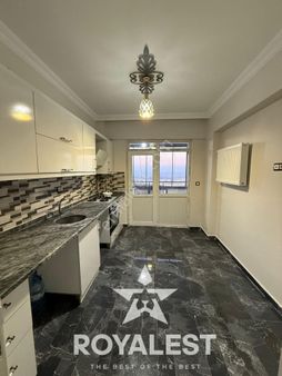 Royalest'ten Bakımlı Ferah Önü Açık Daire