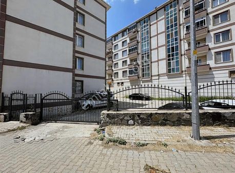 Sgk Karşışında Site İçerisinde Ara Kat Satılık 2+1