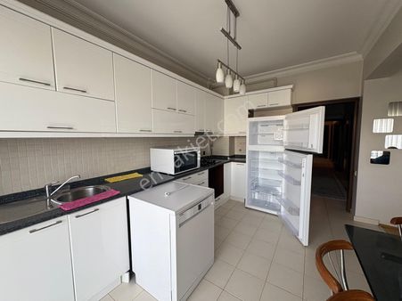 Gazi Caddesinde Kiralık Ful Eşyalı Daire