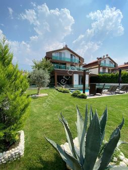 Fethiye Ölüdeniz Hisarönü’nde Satılık Lüks Villa – Isıtmalı Havuz, Kapalı Garaj, Geniş Bahçe