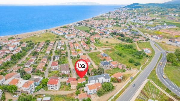 Kumbağ'da Deniz Manzaralı Geniş Teraslı Satılık 4+1 Tripleks Villa