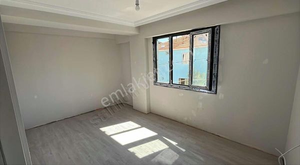 Buğra Emlak & Gayrimenkulden Hacıbey Mahallesinde 2+1 Daire