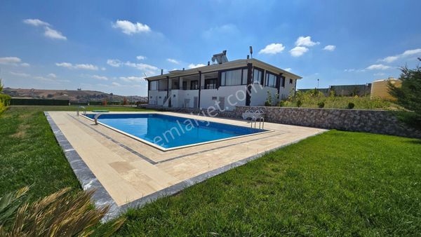 Geredeli Köyünde Gölet Manzaralı Havuzlu 10.116 M² Satılık Tarla