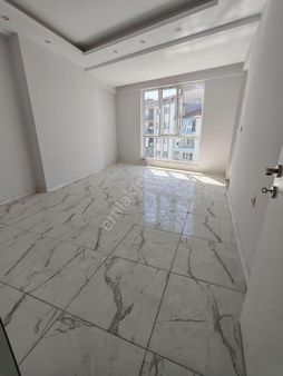 Bsm'den Emniyet Müdürlüğü Karşısı Satılık Arakat