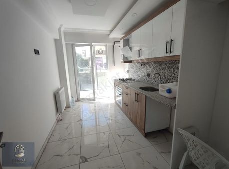 Rumeli'de Havuzlu Basketbol Sahalı Güvenlikli Site İçinde 2+1