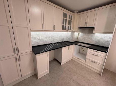 Bahçelievler'in En Merkezi Konumunda Full Yapılı Tadilatlı 3+1