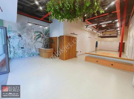Nidapark Palladium Cadde 'de Cihan 'dan Devren Kiralık Dükkan