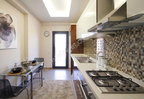 Bal Gayrimenkul-altıntepede Muhteşem Peyzaj Site İçinde 3+1 Daire