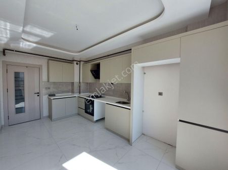 Abdulhamidhan Caddesine Oldukça Yakın 3+1 Site İçerisinde Sıfır Daire