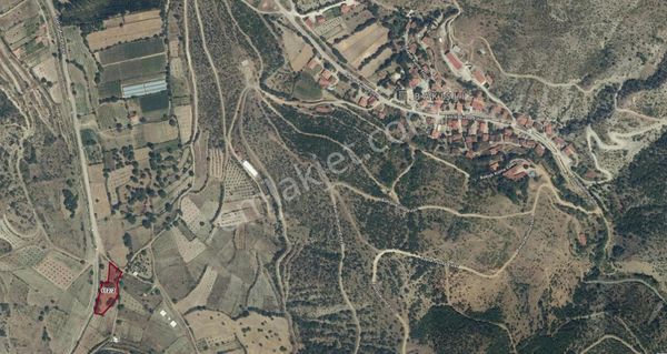 Tokat Bakışlı Köyünde 1842m2 Yol - Su - Elektrik Parsel İçinde