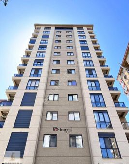 Kozyatağı Kozzy Avm'ye Çok Yakın 170m2 4+1 Balkonlu Sıfır